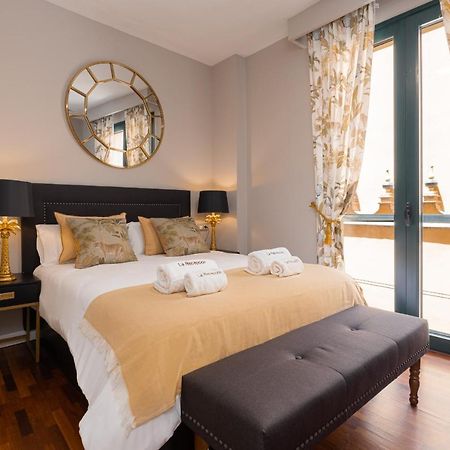 C31 Deluxe Apartment Into Cathedral Square Málaga Eksteriør billede